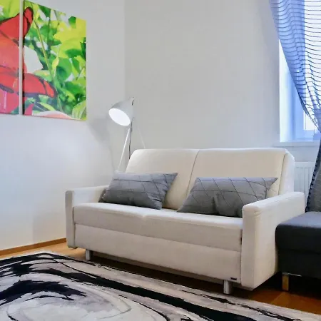 Apartment Mutters *